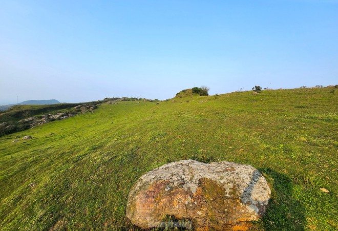 Kh&aacute;m ph&aacute; th&agrave;nh cổ bị l&atilde;ng qu&ecirc;n tr&ecirc;n n&uacute;i Lam Th&agrave;nh - Ảnh 9.