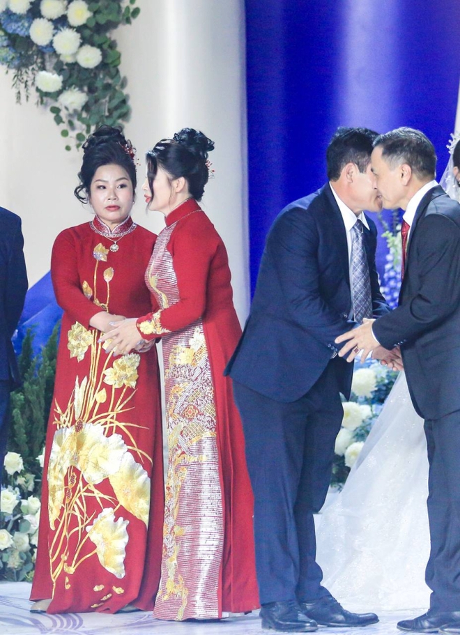 Hai điều Quang Hải dặn dò Chu Thanh Huyền ở đám cưới, ấn tượng nhất là thái độ với hai bên nội - ngoại - Ảnh 3.