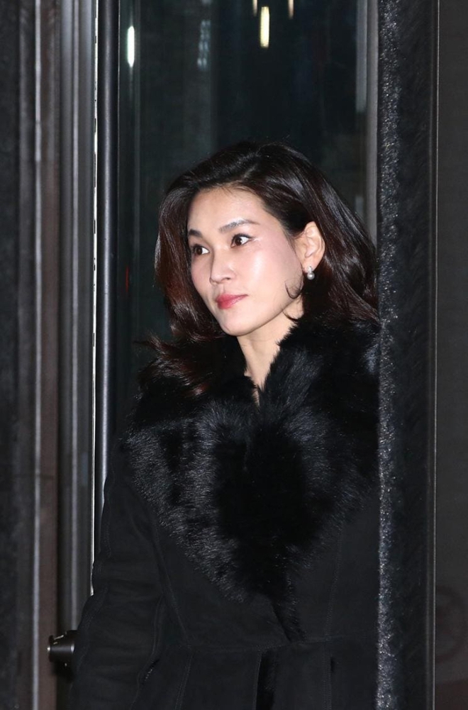 Công chúa kín tiếng nhất gia tộc Samsung tái xuất sau 5 năm, đặc biệt hơn chị gái Lee Boo-jin một điều khiến nhiều người ngưỡng mộ - Ảnh 2.