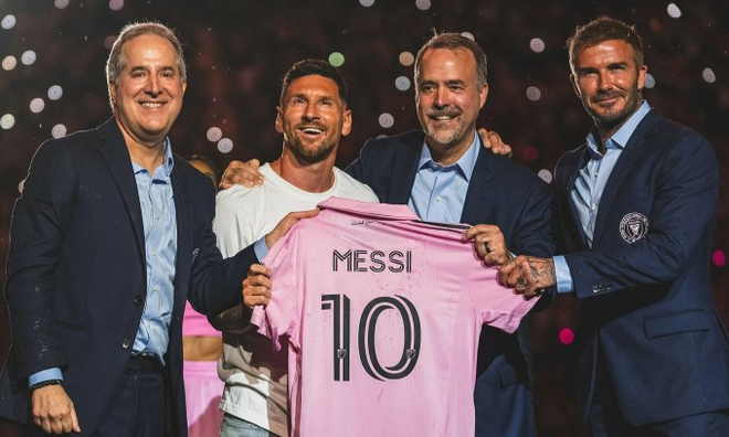  Từ đỉnh cao bóng đá, đây là cách “ông chủ của Messi” đạt đỉnh mới trong kinh doanh: Bảo sao được mệnh danh “bậc thầy kiếm tiền”  - Ảnh 2.