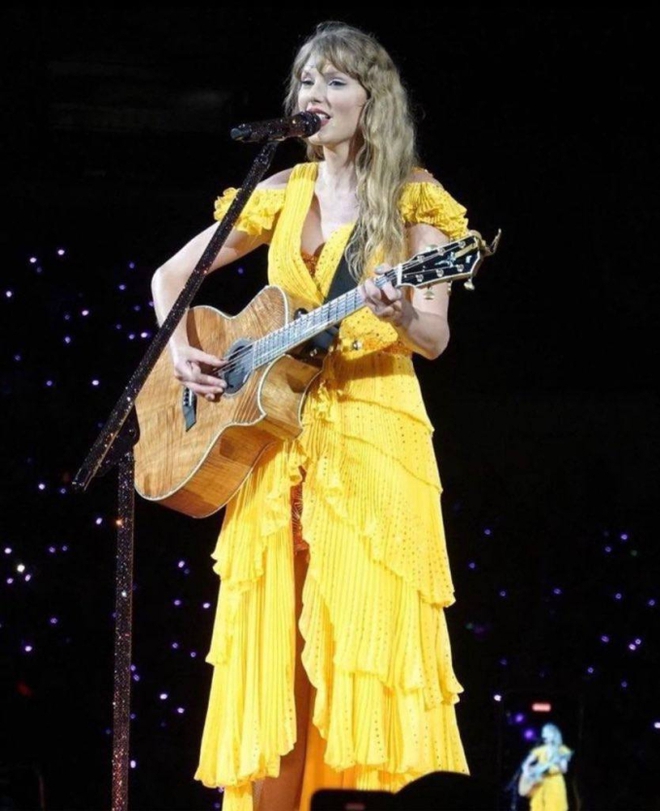 Mùng 1 “TET” với Taylor Swift tại Singapore: 4 ca khúc bất ngờ trình diễn khiến 60 nghìn fan thổn thức! - Ảnh 9.