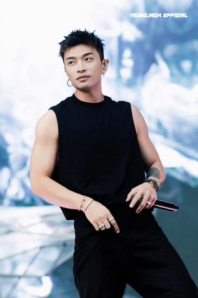 Sao nam lộ đời sống t&igrave;nh &aacute;i hỗn loạn, bị kh&aacute;n giả đ&ograve;i đuổi khỏi showbiz - Ảnh 2.
