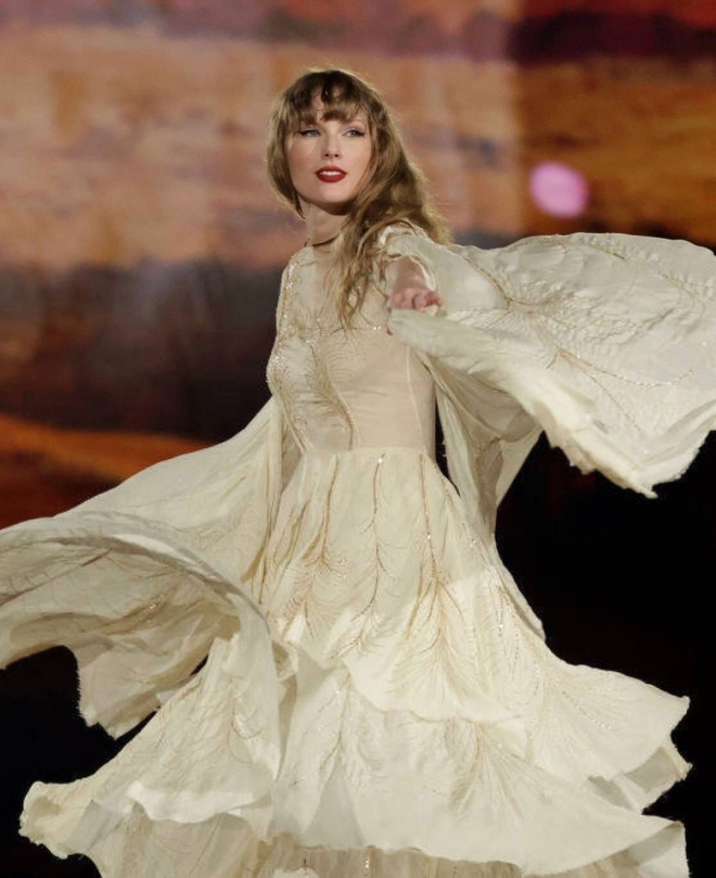 Mùng 1 “TET” với Taylor Swift tại Singapore: 4 ca khúc bất ngờ trình diễn khiến 60 nghìn fan thổn thức! - Ảnh 8.