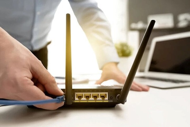 Hướng dẫn bạn cách tối ưu hóa vùng phủ sóng tín hiệu WiFi tại nhà đơn giản - Ảnh 1.