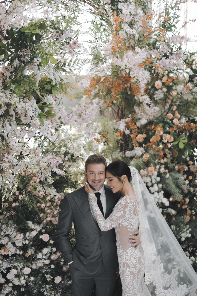Minh Tú và chồng ngoại quốc gây sốt với loạt ảnh cưới ngập hoa ngay trước thềm hôn lễ - Ảnh 7.