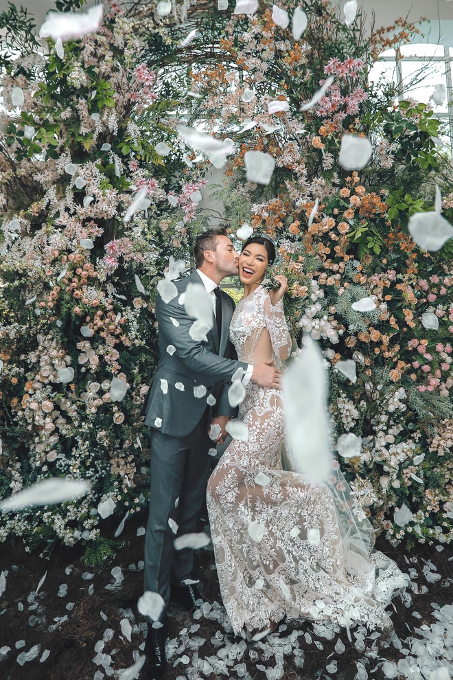 Minh Tú và chồng ngoại quốc gây sốt với loạt ảnh cưới ngập hoa ngay trước thềm hôn lễ - Ảnh 6.