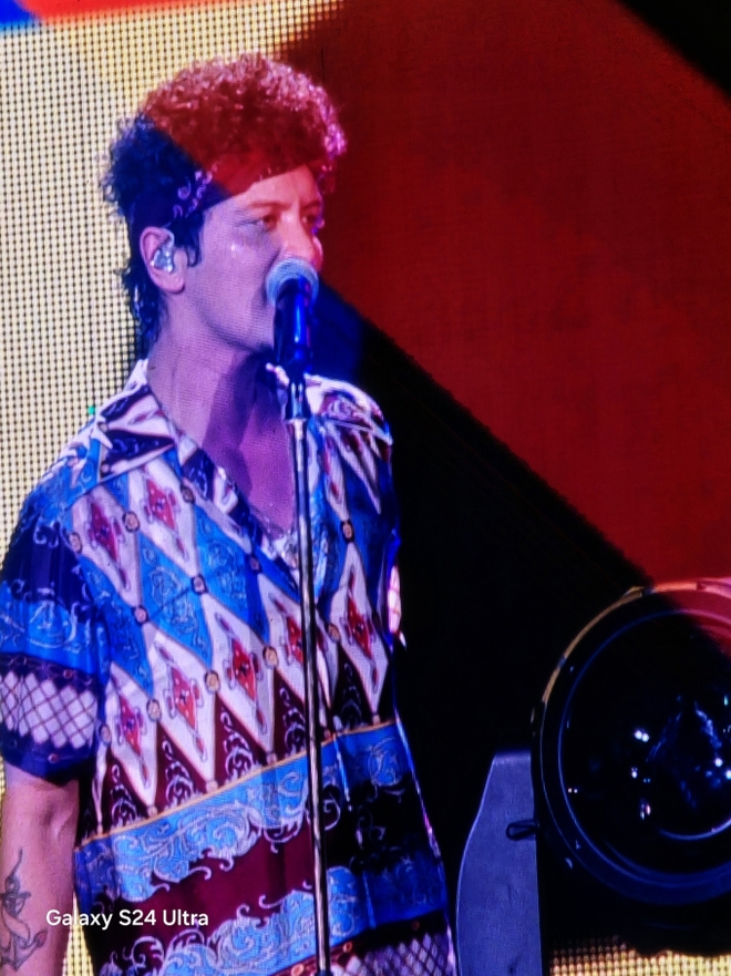 Bruno Mars first appeared after suspicion of losing $50 million in gambling debt: Extremely depressed, in tears during the show in Thailand - Photo 7.