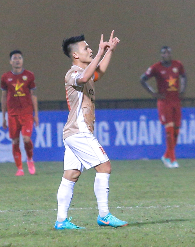 Lập si&ecirc;u phẩm cho CLB CAHN, Quang Hải n&oacute;i điều bất ngờ li&ecirc;n quan đến Chu Thanh Huyền tr&ecirc;n s&oacute;ng truyền h&igrave;nh - Ảnh 1.