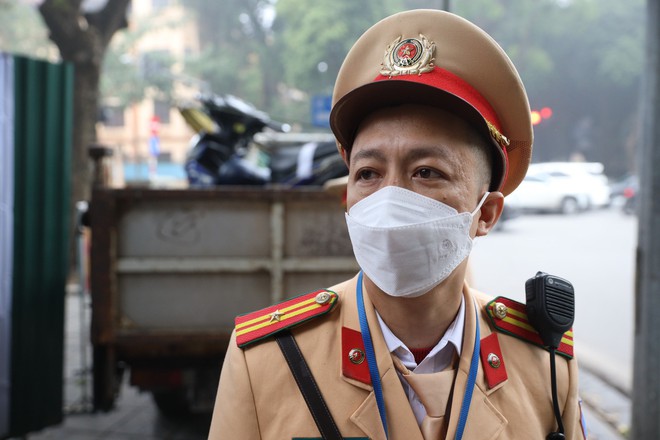 H&agrave;ng loạt học sinh bị phạt khi v&ocirc; tư điều khiển xe m&aacute;y dung t&iacute;ch tr&ecirc;n 50cc, kh&ocirc;ng đội mũ bảo hiểm tới trường - Ảnh 17.