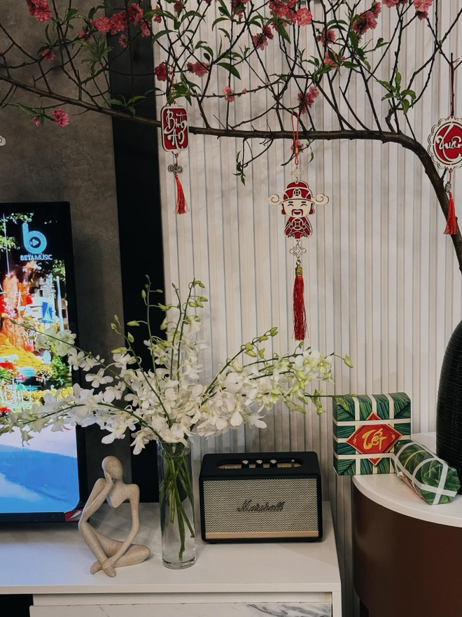 Vợ hotgirl của Thành Chung hé lộ bản thiết kế sau hai năm ở căn hộ cao cấp: Phòng khách tường kính cực xịn xò, view ngắm trọn Hà Nội - Ảnh 8.