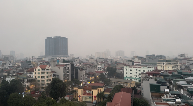 Hà Nội ô nhiễm không khí nhất thế giới sáng nay, cả thành phố chìm trong màn sương mù dày đặc - Ảnh 7.
