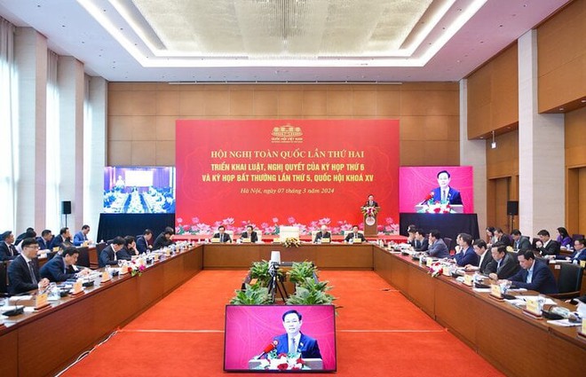 Chủ tịch Quốc hội: C&oacute; TikToker ph&acirc;n t&iacute;ch luật Đất đai h&agrave;ng trăm ngh&igrave;n người xem - Ảnh 2.