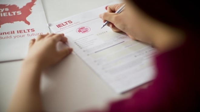 Việt Nam c&oacute; dừng thi IELTS tr&ecirc;n giấy như hai quốc gia Đ&ocirc;ng Nam &Aacute;? - Ảnh 1.