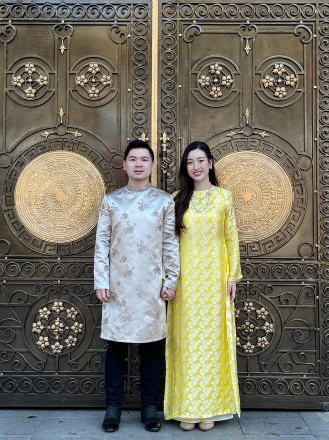 Hoa hậu Đỗ Mỹ Linh khoe visual ngọt ngào, trở thành đại sứ trong ngày gia đình chồng Chủ tịch gặp mặt đầu năm - Ảnh 2.
