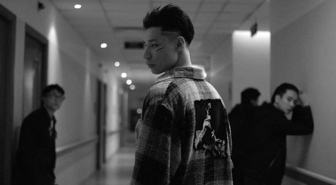Câu hỏi gây tò mò nhất hôm nay: Vì sao MCK lại cảm ơn Sơn Tùng sau khi hóa thành G-Dragon Việt Nam? - Ảnh 5. Câu hỏi gây tò mò nhất hôm nay: Vì sao MCK lại cảm ơn Sơn Tùng sau khi hóa thành G-Dragon Việt Nam? - Ảnh 5.