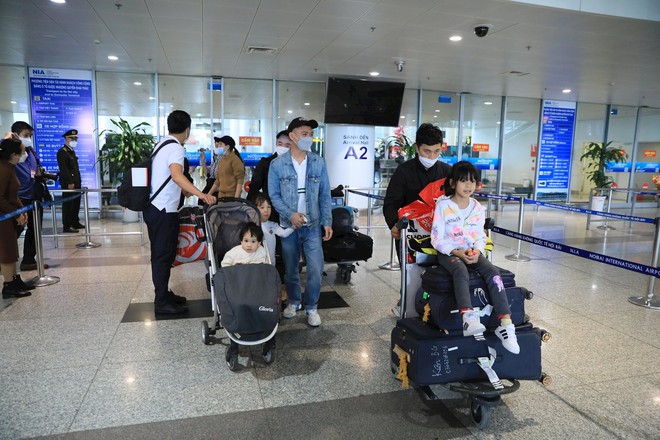 Thiếu hụt máy bay khiến giá vé đắt đỏ, Cục Hàng không nói gì? - Ảnh 2.