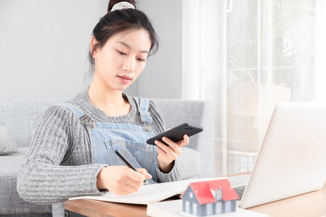 Cô gái đi làm dành dụm mua được 3 căn nhà trong 15 năm nhờ làm tốt 4 điều này - Ảnh 1.