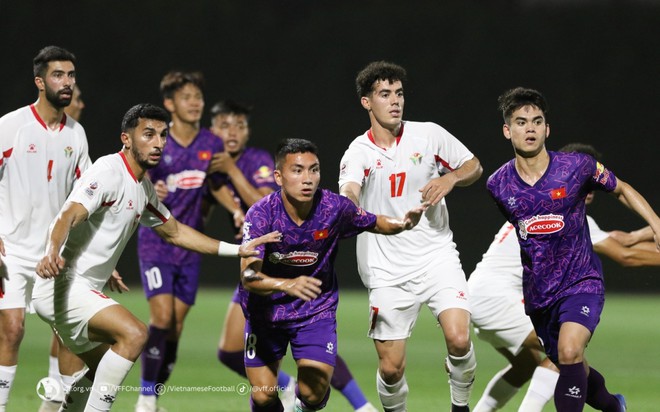 H&eacute; lộ h&igrave;nh ảnh trận đấu k&iacute;n của U23 Việt Nam v&agrave; U23 Jordan - Ảnh 6.