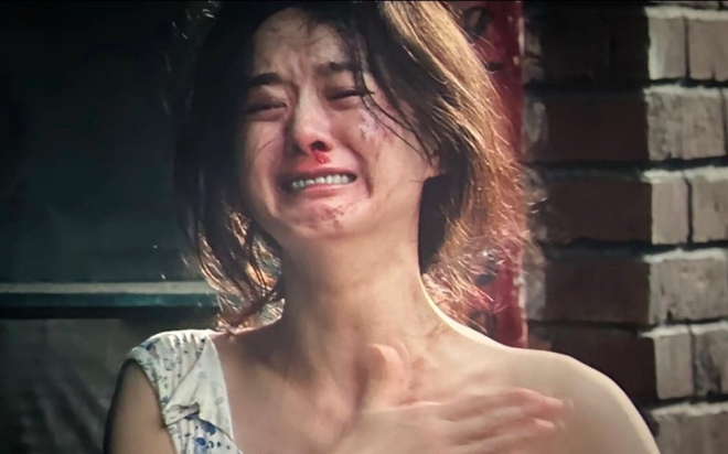 Mỹ nhân Hoa ngữ diễn xuất thần sầu gây ám ảnh: Tàn tạ, xấu xí mà khiến khán giả khóc cạn nước mắt - Ảnh 1.