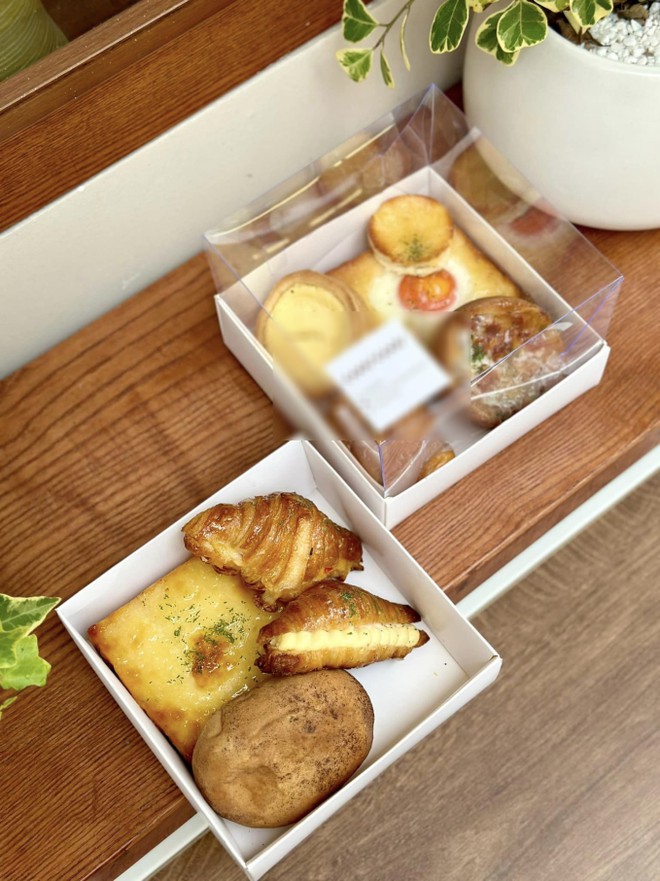 Tiệm b&aacute;nh ngọt th&ocirc;ng b&aacute;o khuyến m&atilde;i g&acirc;y l&uacute; v&igrave; qu&aacute; vắn tắt khiến kh&aacute;ch ấm ức b&oacute;c phốt: D&acirc;n mạng chia phe, b&ecirc;nh ai mới đ&uacute;ng? - Ảnh 4.