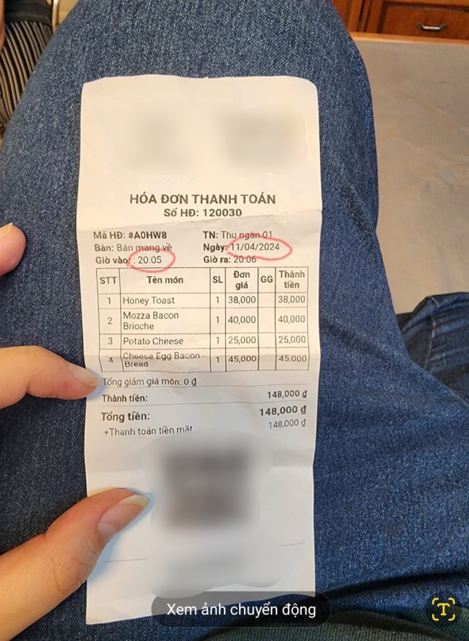 Tiệm b&aacute;nh ngọt th&ocirc;ng b&aacute;o khuyến m&atilde;i g&acirc;y l&uacute; v&igrave; qu&aacute; vắn tắt khiến kh&aacute;ch ấm ức b&oacute;c phốt: D&acirc;n mạng chia phe, b&ecirc;nh ai mới đ&uacute;ng? - Ảnh 3.