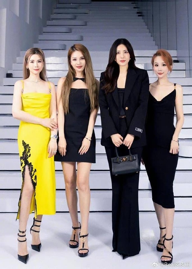 Khí chất minh tình của triệu lộ tư tại sự kiện versace