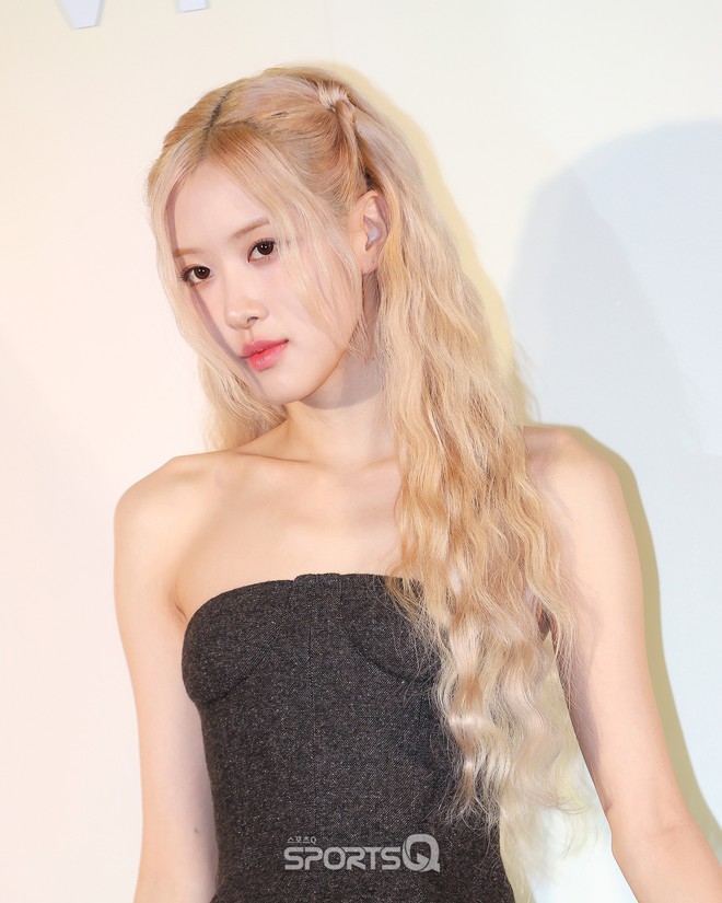 Nhan sắc của Rosé (BLACKPINK) xinh như búp bê nhưng vẫn gây lo ngại