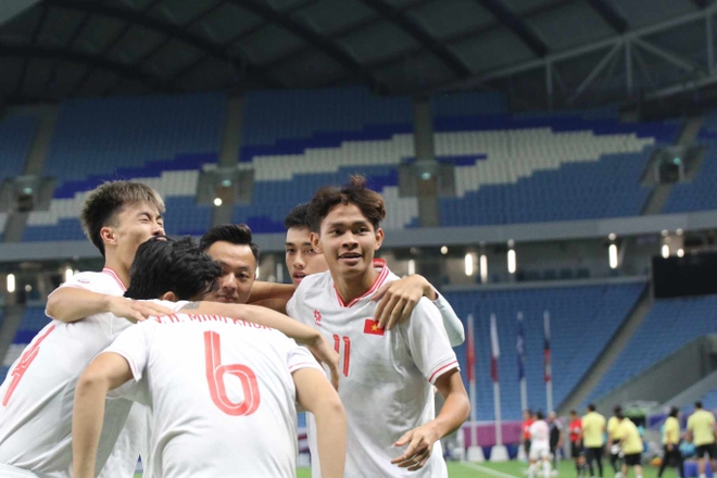 Dân mạng cười lộn ruột khi xem U23 Việt Nam thắng U23 Kuwait: Tấu hài hơn Táo quân, đòi nhập tịch thủ môn đội bạn vì biếu 2 bàn - Ảnh 12.