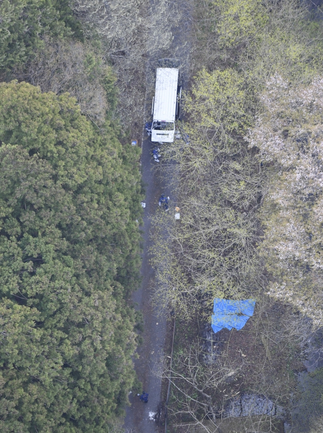 Vụ án rúng động Nhật Bản: Hai thi thể xếp chồng lên nhau trong trạng thái kinh hoàng, được phát hiện trong rừng vì tưởng là ma-nơ-canh - Ảnh 1.