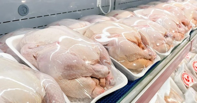 Thịt gà có 5 dấu hiệu này tuyệt đối không mua dù rẻ đến mấy - Ảnh 1.