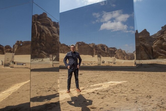 Nhà hát chứa 500 người tàng hình giữa sa mạc, thách thức đôi mắt tinh tường nhất - Ảnh 3.