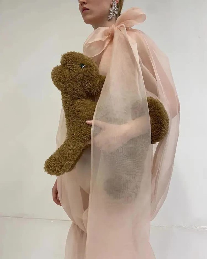 2 món đồ nên diện đi du lịch hè này, vừa trẻ trung lại cực kỳ thời trang, chụp ảnh "sống ảo" thì hết ý - Ảnh 1.