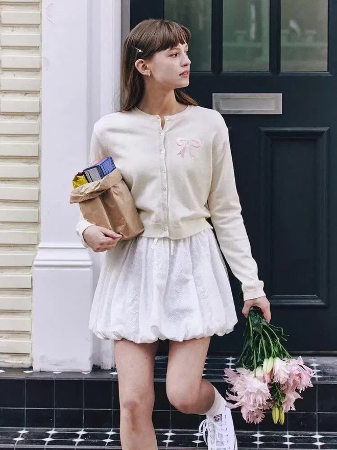 2 món đồ nên diện đi du lịch hè này, vừa trẻ trung lại cực kỳ thời trang, chụp ảnh "sống ảo" thì hết ý - Ảnh 1.