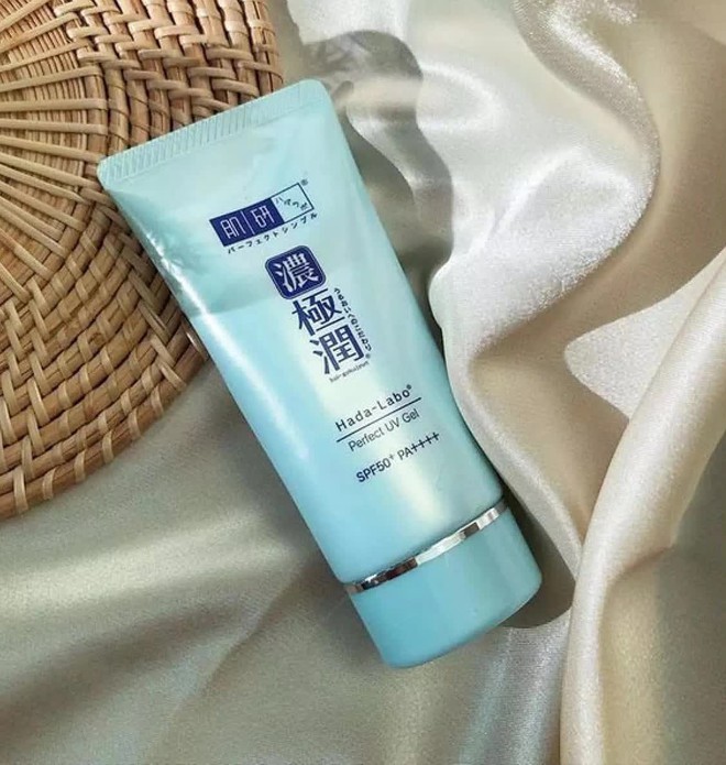 5 loại gel chống nắng mỏng nhẹ v&agrave; thấm nhanh, hợp từ da hỗn hợp đến da dầu - Ảnh 8.