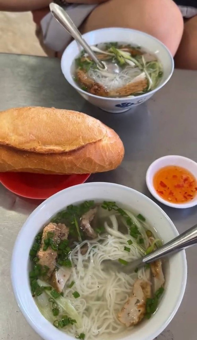 4 quán ngon chỉ dân địa phương mới biết ở Nha Trang: Bánh canh lòng cá phải thử khi đến xứ biển, hàng gỏi bò khô núp hẻm - Ảnh 2.