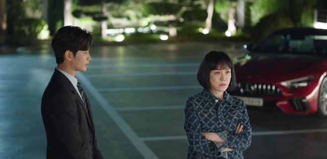 Queen of Tears: N&oacute;i kh&ocirc;ng với xe H&agrave;n, Hae In v&agrave; Hyun Woo chuộng thương hiệu xe ngoại đắt đỏ m&agrave; người Việt cũng rất m&ecirc; mẩn! - Ảnh 7.