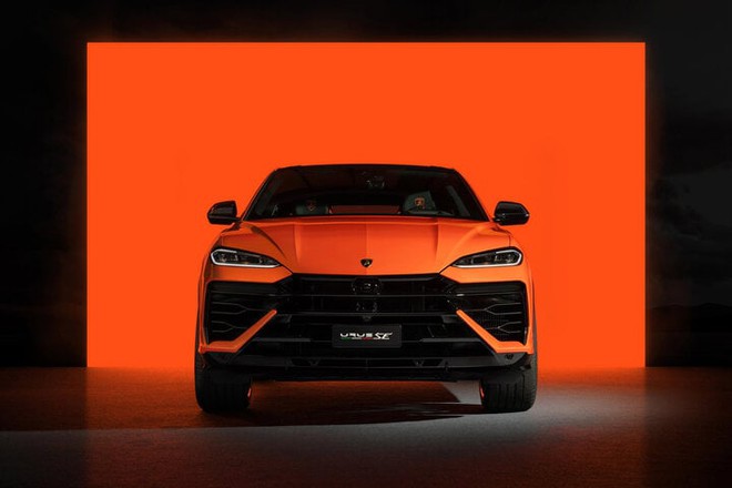 Cận cảnh si&ecirc;u xe SUV lai điện đầu ti&ecirc;n của Lamborghini sắp về Việt Nam - Ảnh 1.