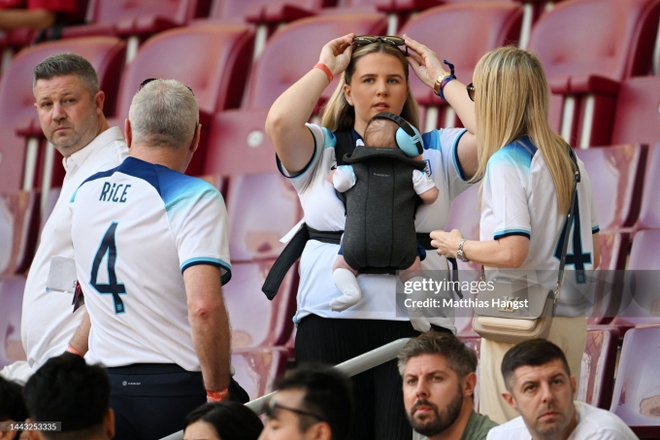 Declan Rice và Lauren Fryer cùng nhau ủng hộ và chia sẻ những khoảnh khắc đáng nhớ