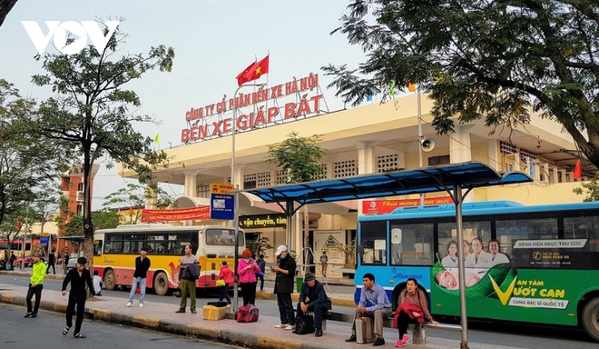 Vé máy bay tăng cao, các bến xe ở Hà Nội dự kiến tăng 350% công suất - Ảnh 1.