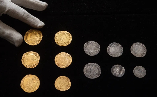 Đang đào móng sửa nhà thì phát hiện 1029 đồng tiền vàng vương vãi, chuyên gia phán: Căn nhà nằm trên đất quý, có thể ‘‘phát tài’’ trong nay mai - Ảnh 3.