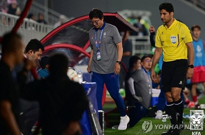 Thua U23 Indonesia, trợ lý HLV Hàn Quốc đổ lỗi cho chấn thương, thiếu cầu thủ - Ảnh 1.