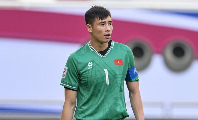 Phạm lỗi khiến U23 Việt Nam chịu phạt đền, Quan Văn Chuẩn thừa nhận sai lầm - Ảnh 2.