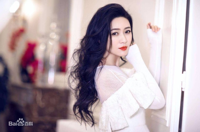 Mỹ nhân được cả showbiz kính nể vẫn trẻ đẹp sau 30 năm, gây sốc vì từ chối thừa kế 46.000 tỷ - Ảnh 6.