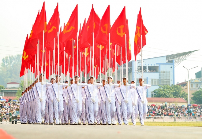 Hợp luyện toàn bộ khối diễu binh, diễu hành kỷ niệm 70 năm Chiến thắng Điện Biên Phủ - Ảnh 3.