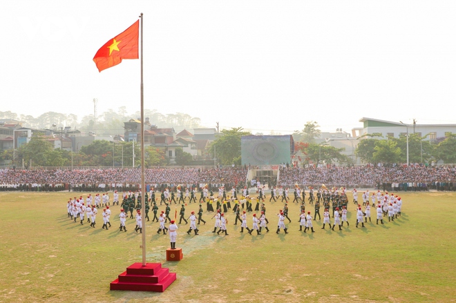 Hợp luyện toàn bộ khối diễu binh, diễu hành kỷ niệm 70 năm Chiến thắng Điện Biên Phủ - Ảnh 2.