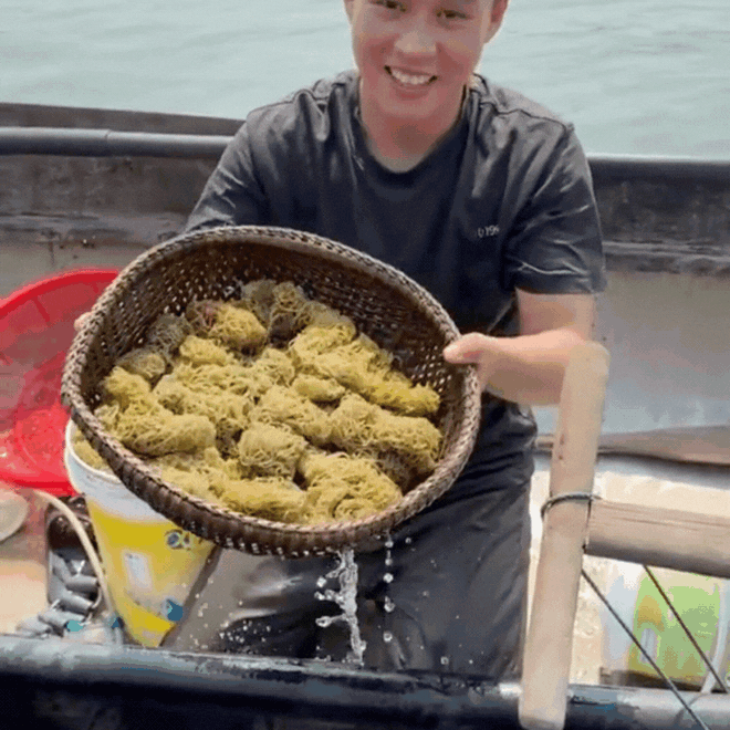 Không chỉ có cá đối cồi, mứt biển, mì Quảng mới là đặc sản, gia đình nào nghỉ lễ ở Đà Nẵng nhớ ghé bờ Cu Đê thưởng thức "bún ở đáy sông" có 1 không 2 - Ảnh 4.