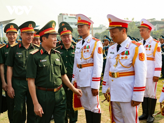 Hợp luyện toàn bộ khối diễu binh, diễu hành kỷ niệm 70 năm Chiến thắng Điện Biên Phủ - Ảnh 11.