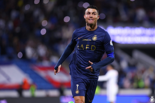 Ronaldo trình diễn phong độ khó tin ở tuổi 39, fan khẳng định hay nhất lịch sử, yêu cầu trao luôn Quả bóng vàng 2024 - Ảnh 1.