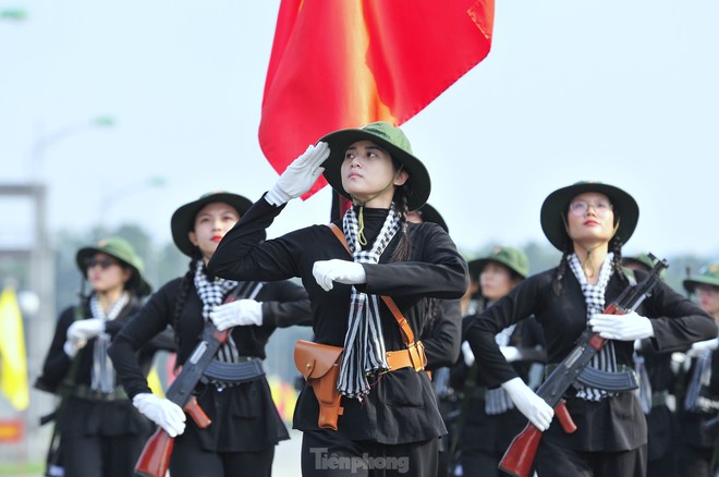 Bóng hồng phương Nam sẵn sàng cho cuộc diễu binh trọng đại ở Điện Biên - Ảnh 8.
