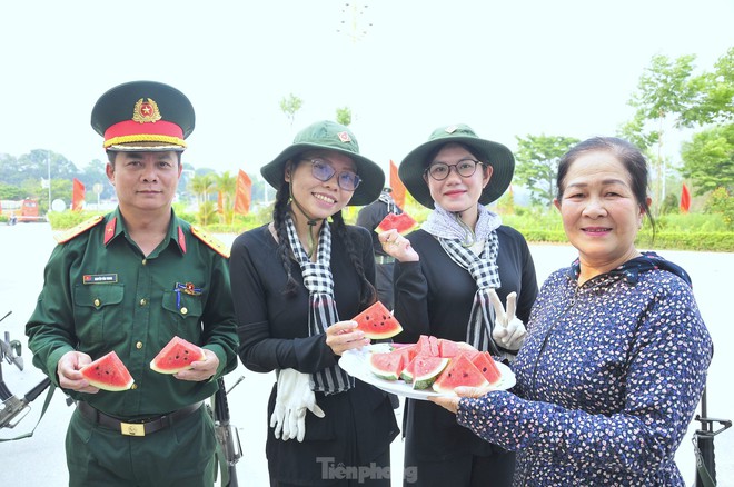 Bóng hồng phương Nam sẵn sàng cho cuộc diễu binh trọng đại ở Điện Biên - Ảnh 4.